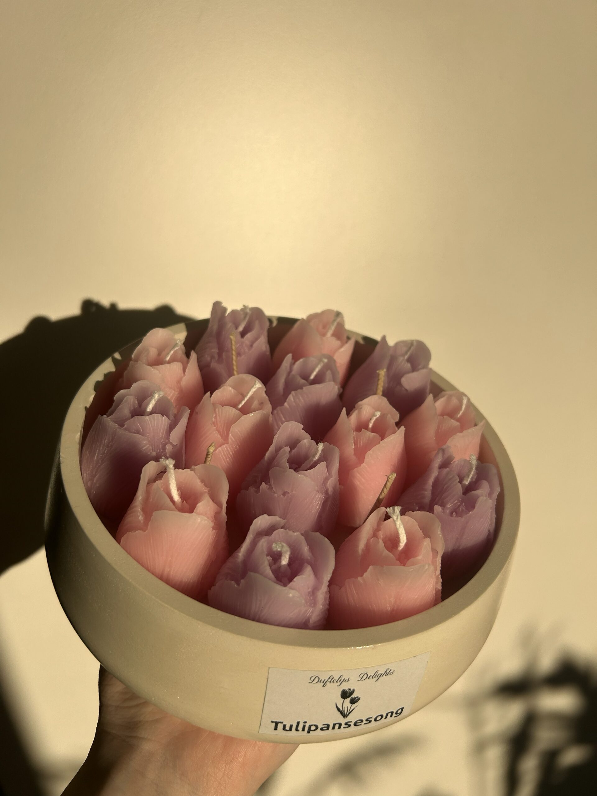 Vårbeholder med rosa-fiolett tulipaner🌷💛 - Image 4