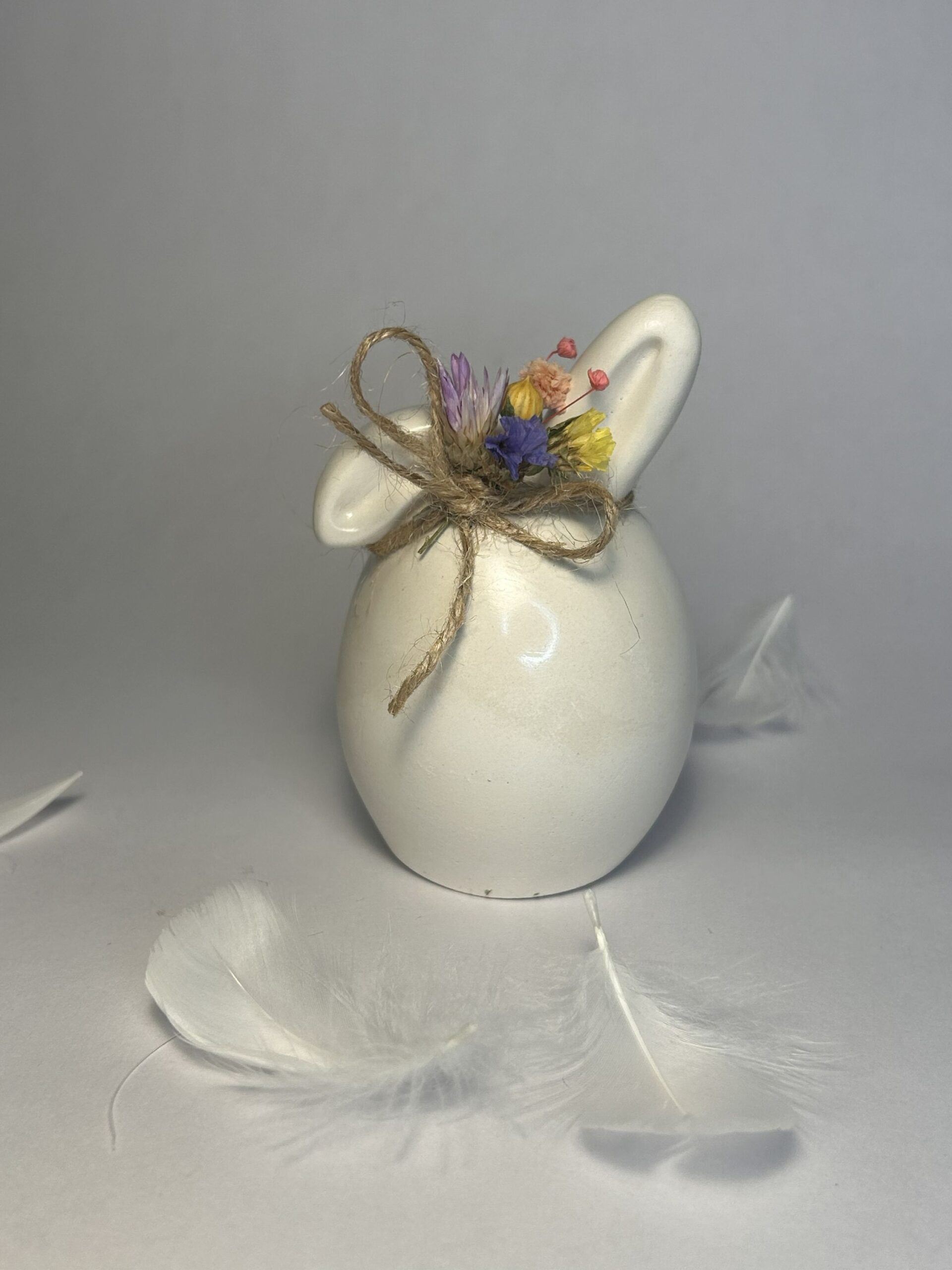 Kaninfigur med tørkede blomser - Image 5