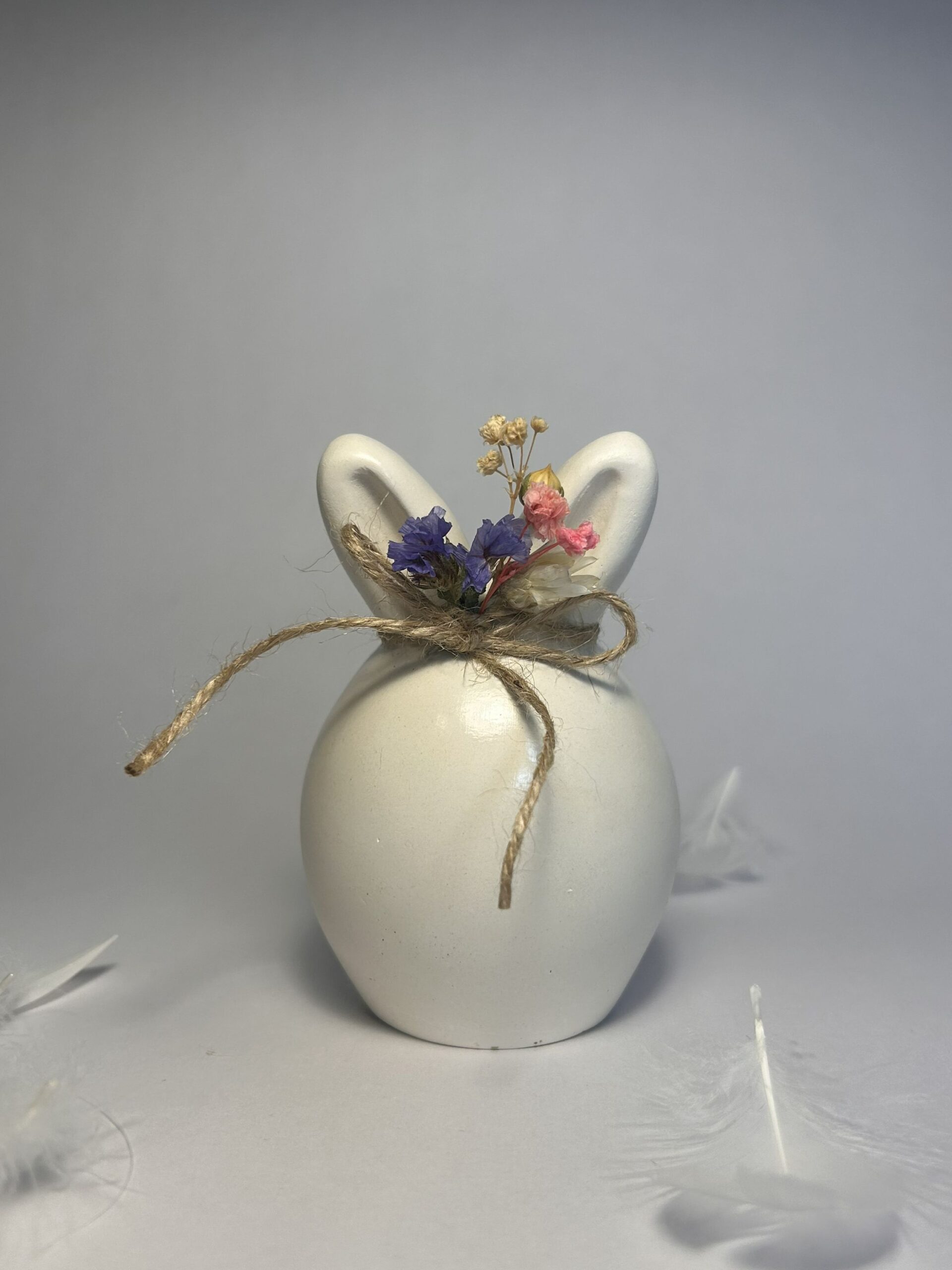 Kaninfigur med tørkede blomser - Image 6