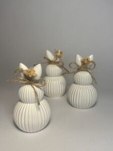 Elegant påskehare med blomster