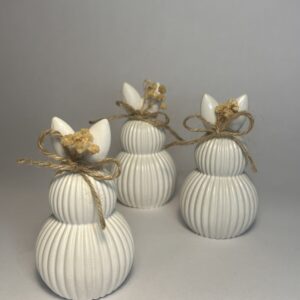 Elegant påskehare med blomster