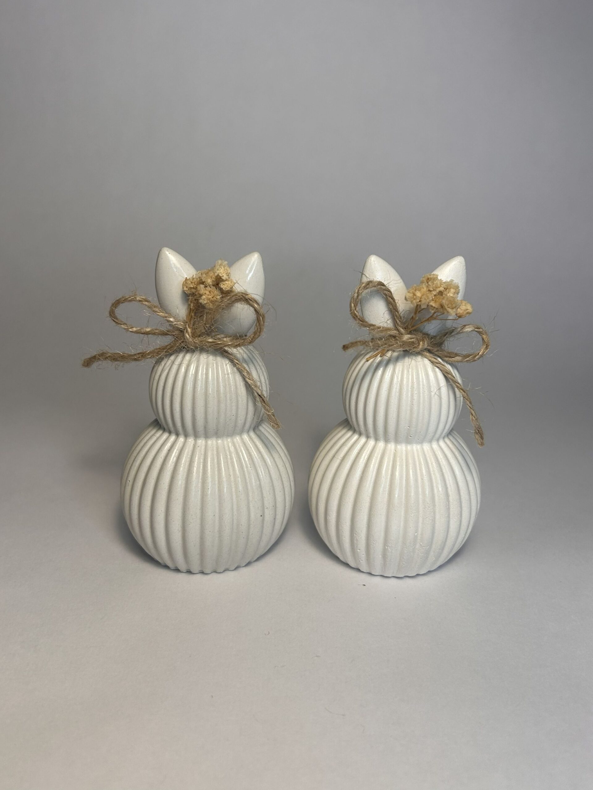 Elegant påskehare med blomster - Image 3